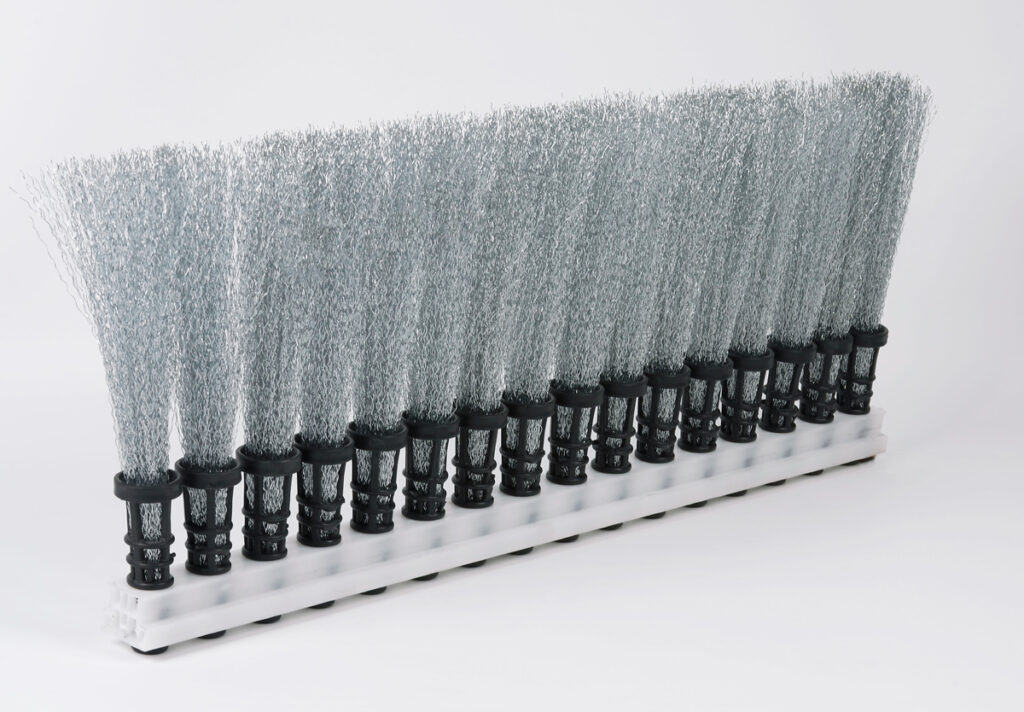 Tufted steel wire cassette